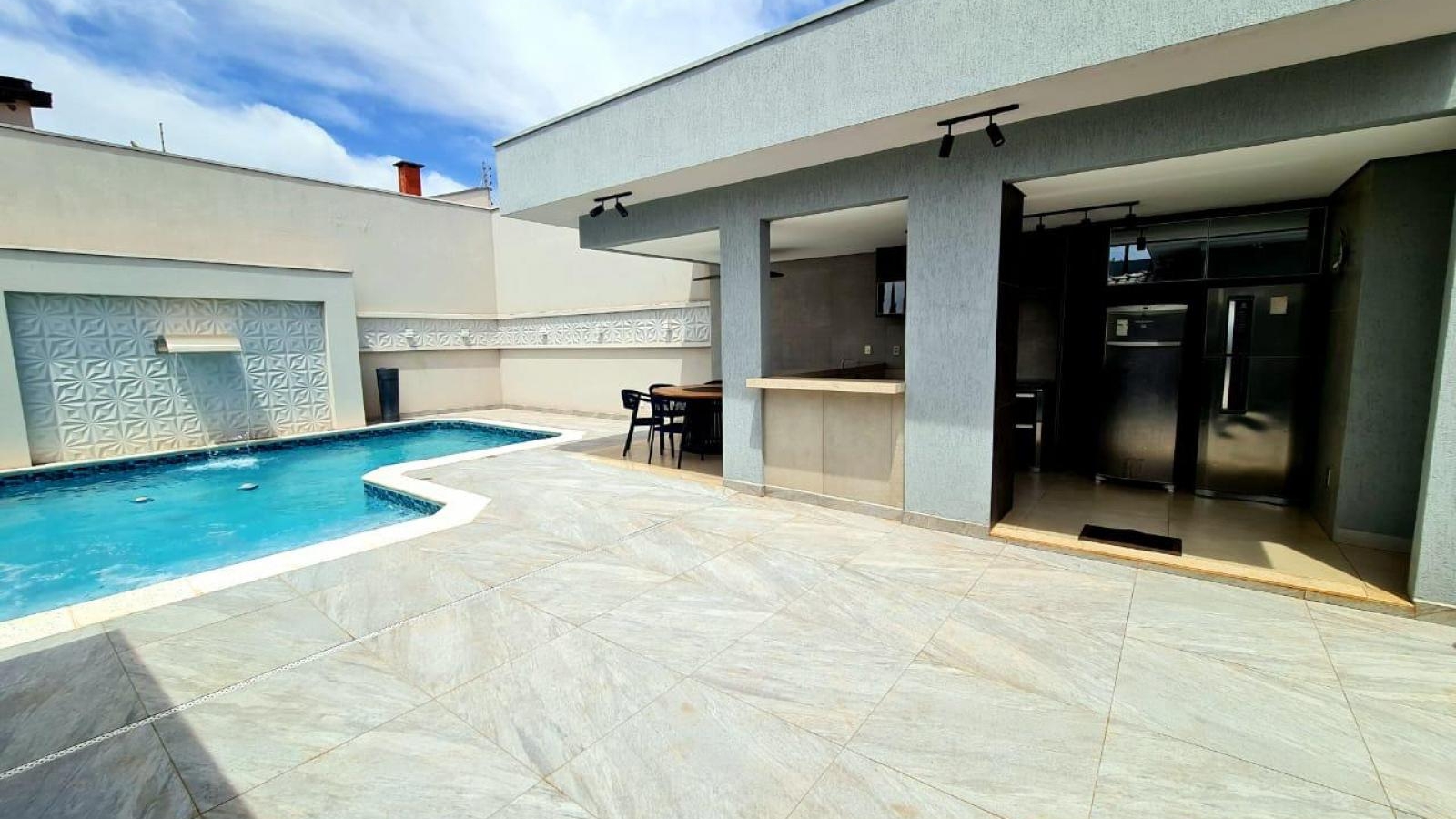 365 - Casa p/ Locação 365 - Casa p/ Locação